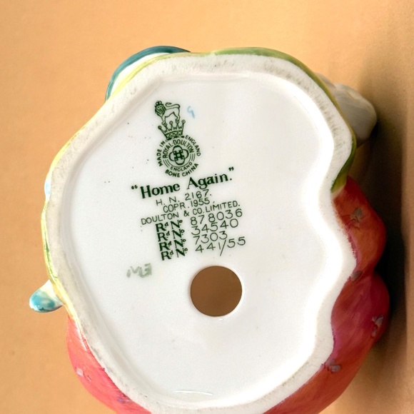 Royal Doulton Figurine Home Again HN 2167 Issued 1956-1995 Vintage - Picture 7 of 7